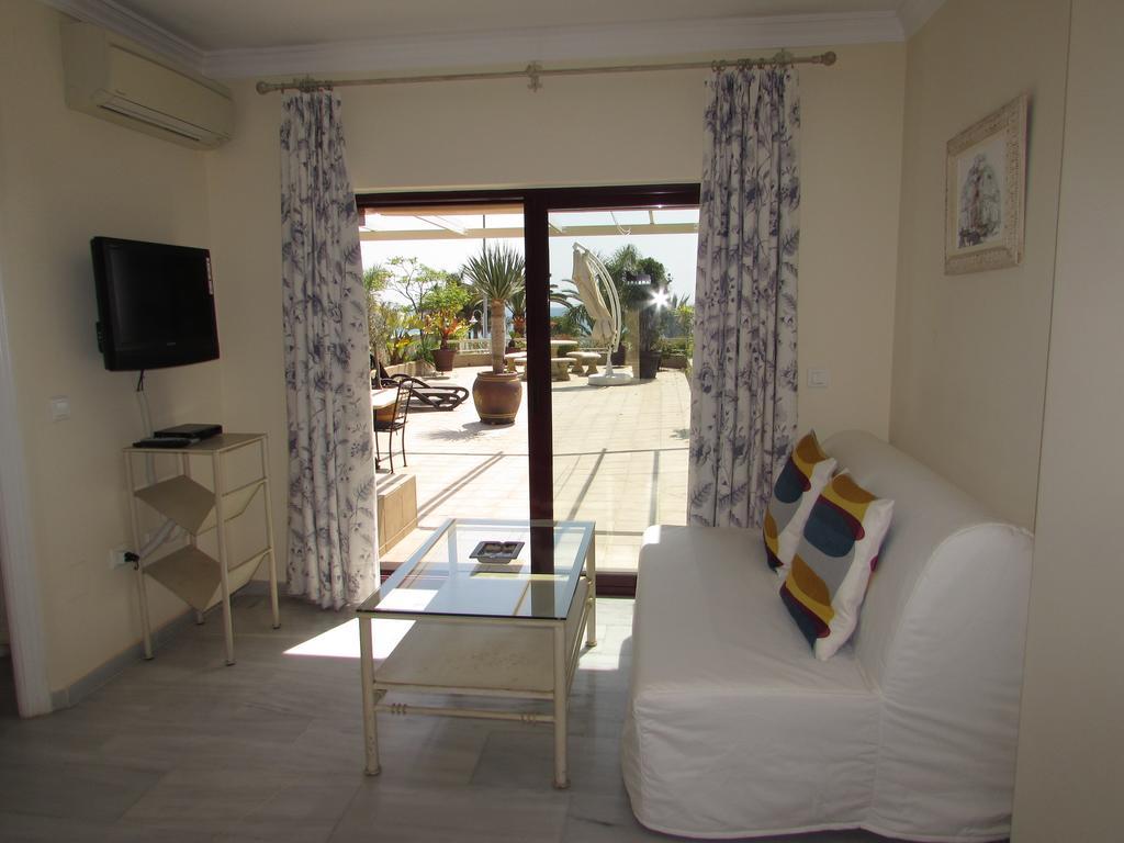 Home4Holidays Nerja Cameră foto